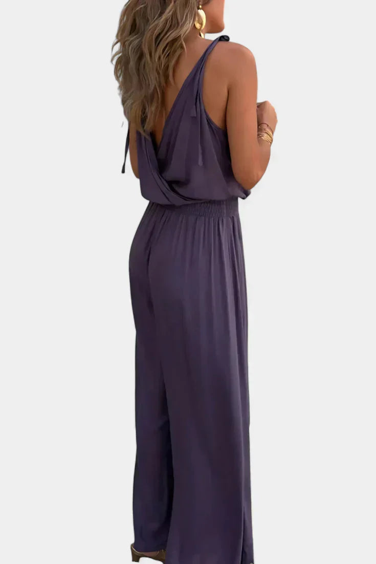 Donatila™ | Mono Elegante con Detalles Dorados y Pierna Abierta
