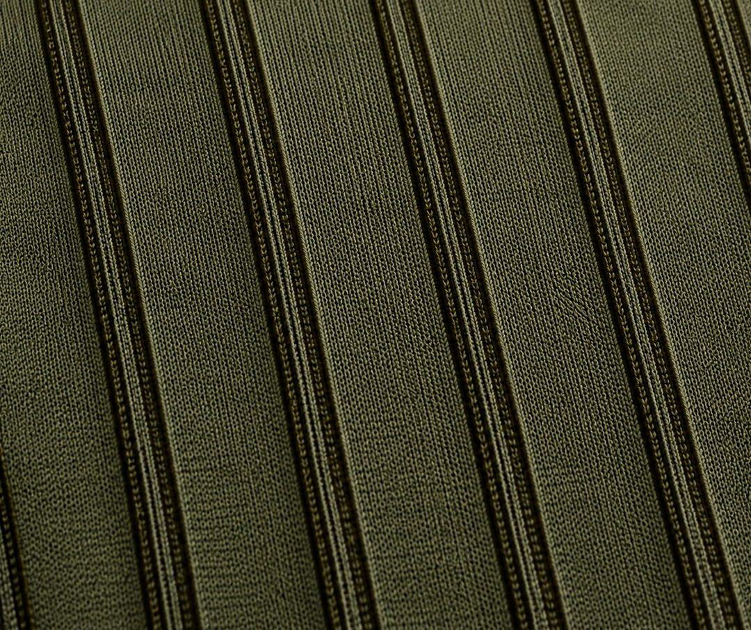 Dublín™ | Polo tejido color oliva resalta figura
