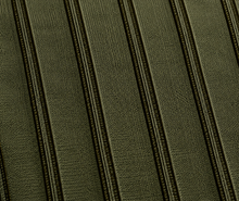 Dublín™ | Polo tejido color oliva resalta figura