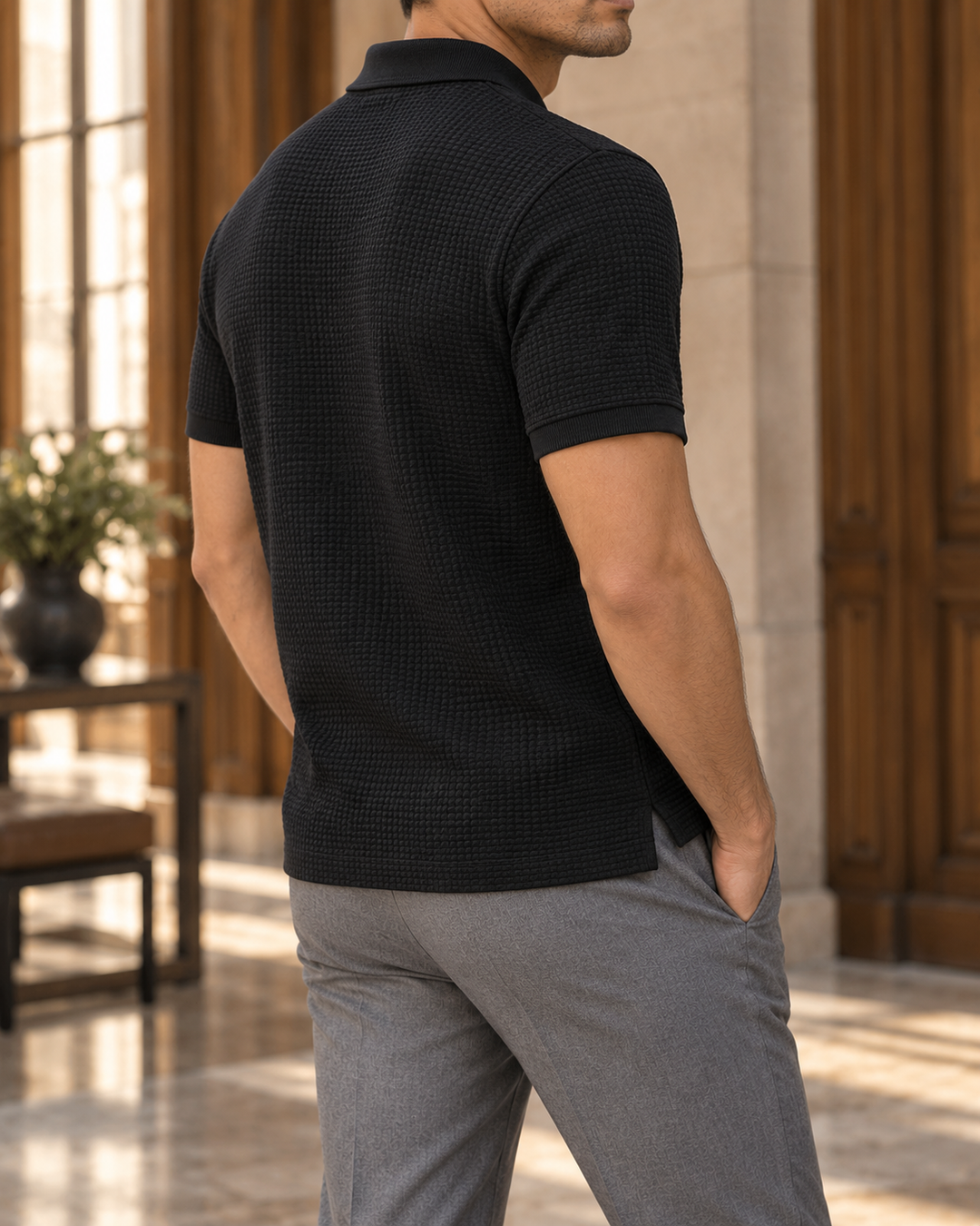 Polo negro texturizado VETTORI, vista posterior